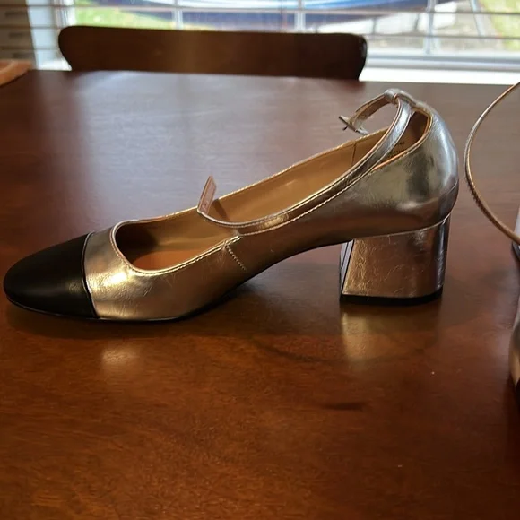 Steve Madden Eli pump. Size 8.5. NWOT. Silver shoe with black toe box. - Picture 4 of 6